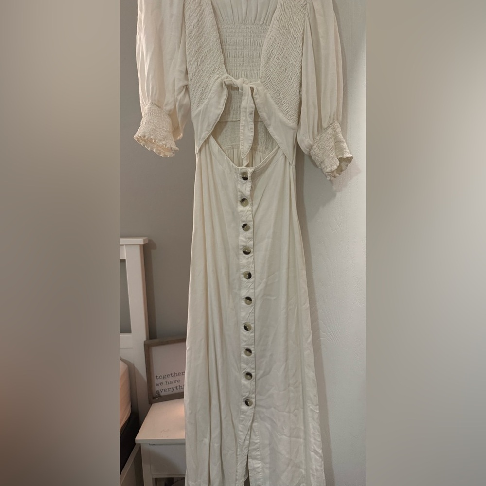 Free People Cream Boho Maxi Dress XS – Smocked Puff Sleeves, Cut-out Tie Front